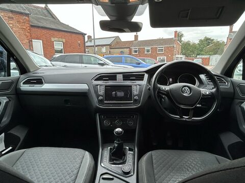 Volkswagen Tiguan SE NAV TDI BMT 4MOTION 9