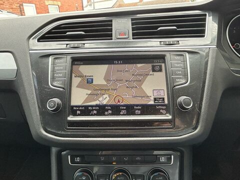 Volkswagen Tiguan SE NAV TDI BMT 4MOTION 13
