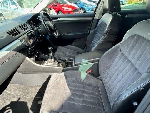 Skoda Superb SE BUSINESS TDI ESTATE 9