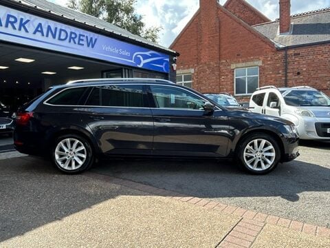Skoda Superb SE BUSINESS TDI ESTATE 2