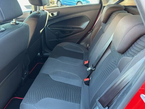 Ford Fiesta TITANIUM 10