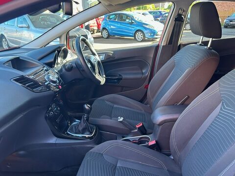Ford Fiesta TITANIUM 9