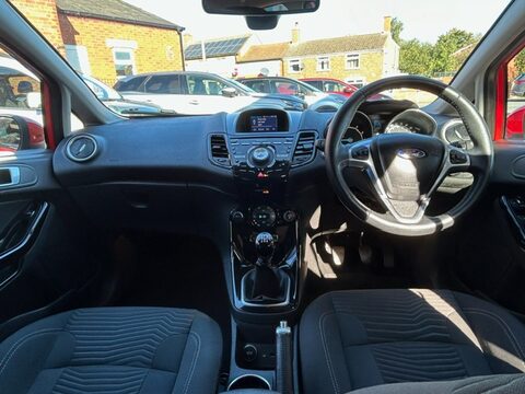 Ford Fiesta TITANIUM 12