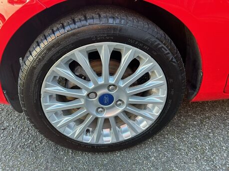 Ford Fiesta TITANIUM 4