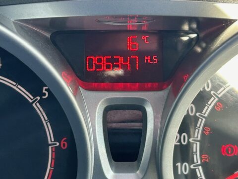 Ford Fiesta ZETEC 16V 13