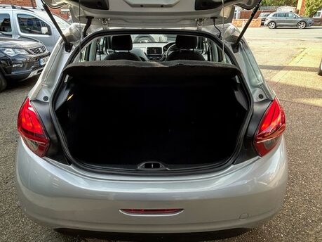 Peugeot 208 ACTIVE 4