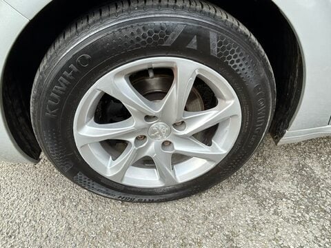 Peugeot 208 ACTIVE 10