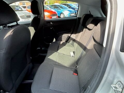 Peugeot 208 ACTIVE 9