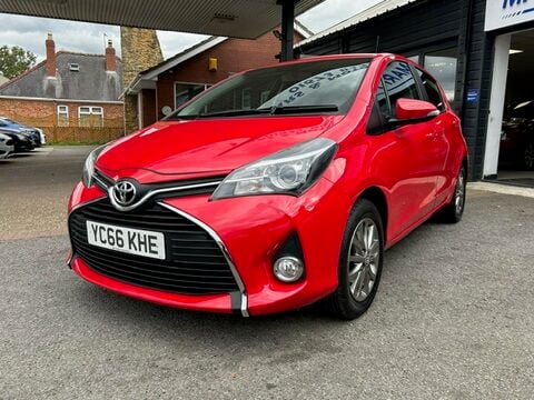 Toyota Yaris D-4D ICON 6