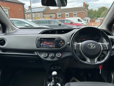 Toyota Yaris D-4D ICON 12