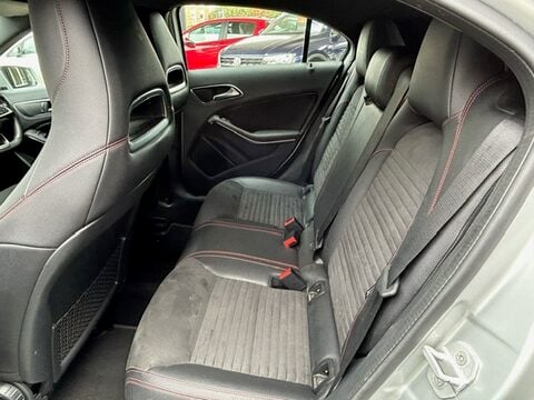 Mercedes-Benz A Class A 180 AMG LINE PREMIUM 10