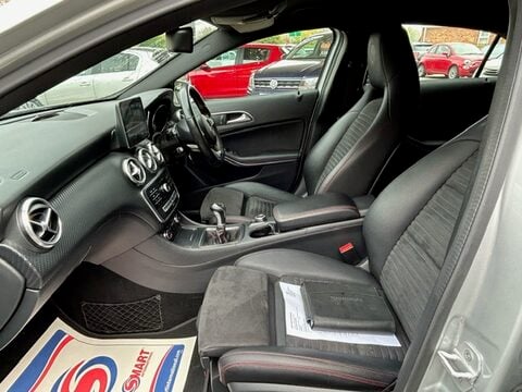 Mercedes-Benz A Class A 180 AMG LINE PREMIUM 9