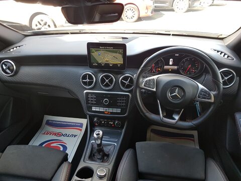 Mercedes-Benz A Class A 180 AMG LINE PREMIUM 18