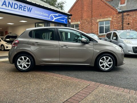 Peugeot 208 ACTIVE 2