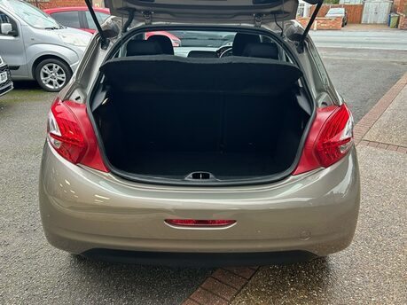 Peugeot 208 ACTIVE 4