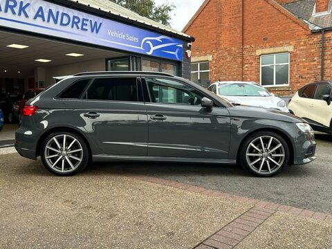 Audi A3 TFSI BLACK EDITION 2