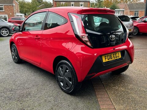 Toyota Aygo VVT-I X-PLAY 5