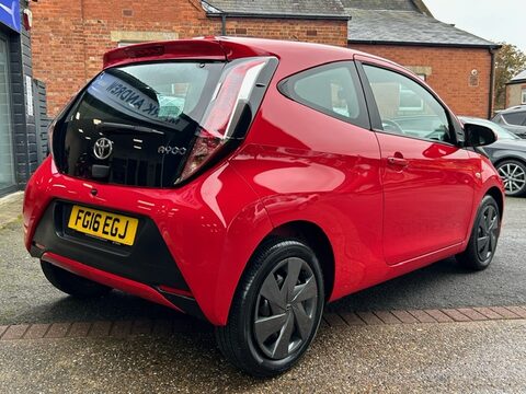 Toyota Aygo VVT-I X-PLAY 3