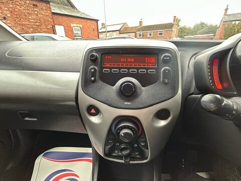 Toyota Aygo VVT-I X-PLAY 14