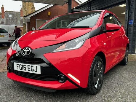Toyota Aygo VVT-I X-PLAY 2