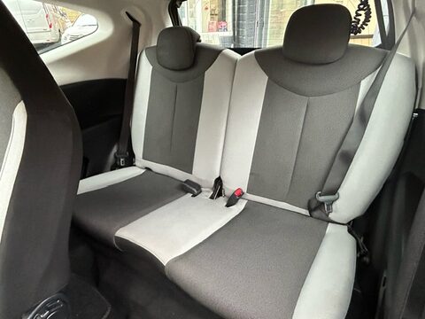 Toyota Aygo VVT-I X-PLAY 11