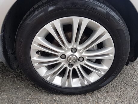 Vauxhall Corsa SE 2
