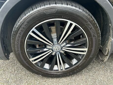 Volkswagen Tiguan SE NAVIGATION TDI BMT DSG 4