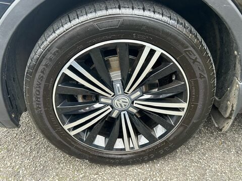 Volkswagen Tiguan SE NAVIGATION TDI BMT DSG 8