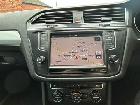 Volkswagen Tiguan SE NAVIGATION TDI BMT DSG 14