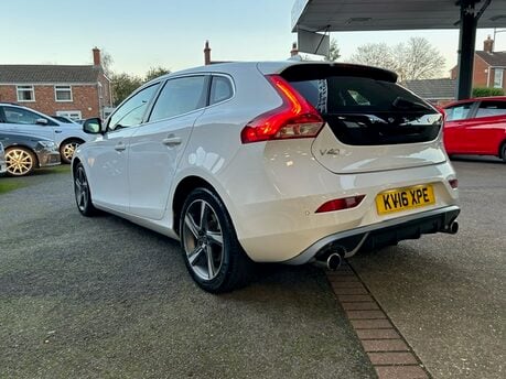 Volvo V40 D2 R-DESIGN NAV 2