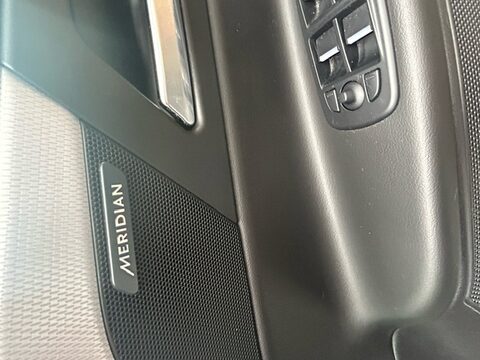 Jaguar XE R-SPORT 17