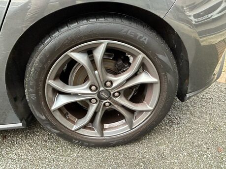 Ford Focus ST-LINE TDCI 4