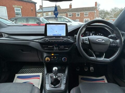 Ford Focus ST-LINE TDCI 12