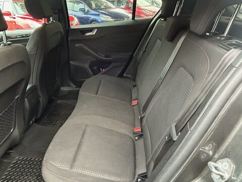 Ford Focus ST-LINE TDCI 10