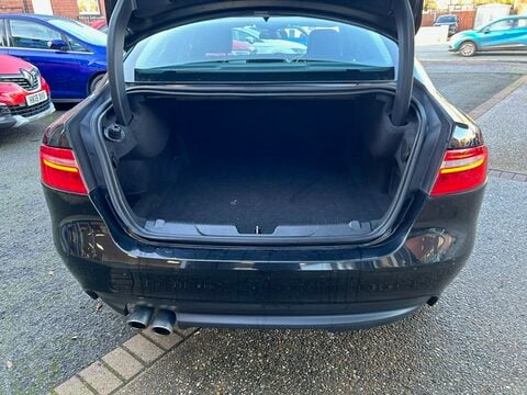 Jaguar XE PORTFOLIO 10