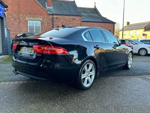 Jaguar XE PORTFOLIO 3
