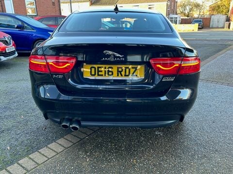 Jaguar XE PORTFOLIO 4