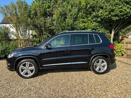 Volkswagen Tiguan 2.0 TDI BlueMotion Tech R-Line DSG 4WD Euro 5 (s/s) 5dr 3