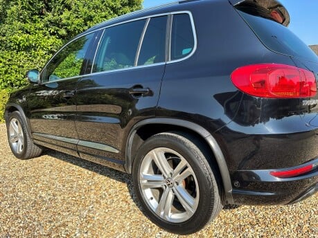 Volkswagen Tiguan 2.0 TDI BlueMotion Tech R-Line DSG 4WD Euro 5 (s/s) 5dr 10