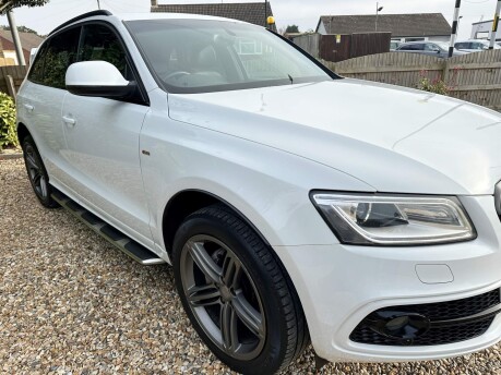 Audi Q5 2.0 TDI S line Plus S Tronic quattro Euro 5 (s/s) 5dr 9