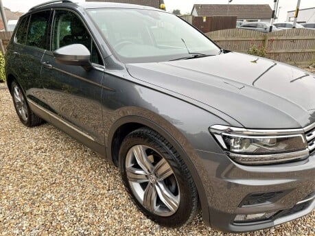 Volkswagen Tiguan 2.0 TDI SEL DSG Euro 6 (s/s) 5dr 9