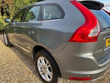 Volvo XC60 2.4 D5 SE Lux Nav AWD Euro 6 (s/s) 5dr 10