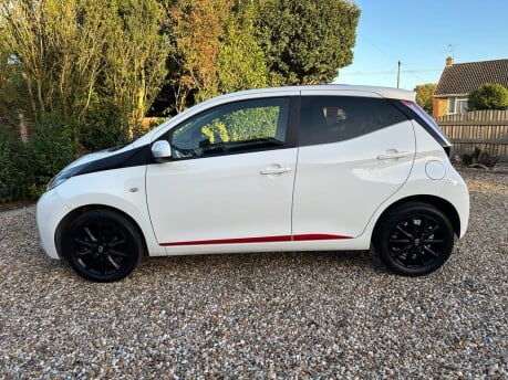 Toyota Aygo 1.0 VVT-i x-press Euro 6 5dr 3