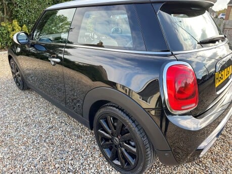 Mini Hatch 2.0 Cooper SD Auto Euro 6 (s/s) 3dr 11