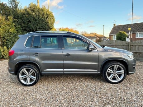 Volkswagen Tiguan 2.0 TDI BlueMotion Tech R-Line 4WD Euro 5 (s/s) 5dr 4