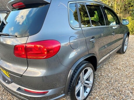 Volkswagen Tiguan 2.0 TDI BlueMotion Tech R-Line 4WD Euro 5 (s/s) 5dr 8