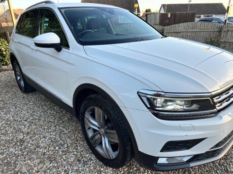 Volkswagen Tiguan 2.0 TDI BlueMotion Tech SEL 4Motion Euro 6 (s/s) 5dr 9