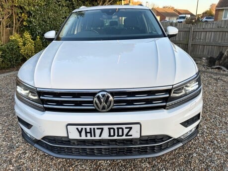 Volkswagen Tiguan 2.0 TDI BlueMotion Tech SEL 4Motion Euro 6 (s/s) 5dr 8