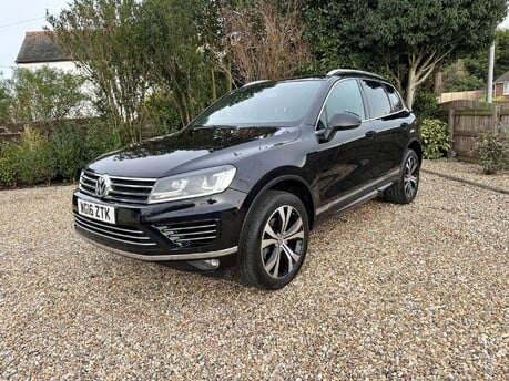 Volkswagen Touareg 3.0 TDI V6 BlueMotion Tech R-Line Tiptronic 4WD Euro 6 (s/s) 5dr