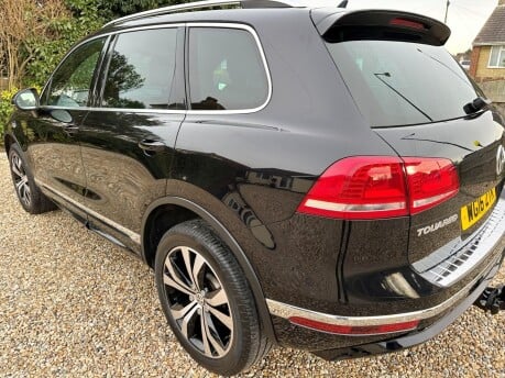 Volkswagen Touareg 3.0 TDI V6 BlueMotion Tech R-Line Tiptronic 4WD Euro 6 (s/s) 5dr 12